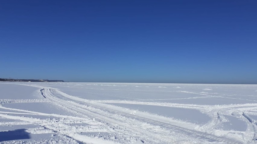 Zima nad morzem w Waszym obiektywie. Zdjęcia internautów....