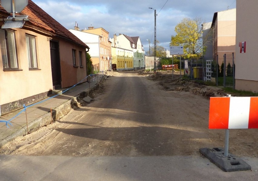 Kolejny etap rewitalizacji Malczewskiego. Trwa remont ulicy i chodnika