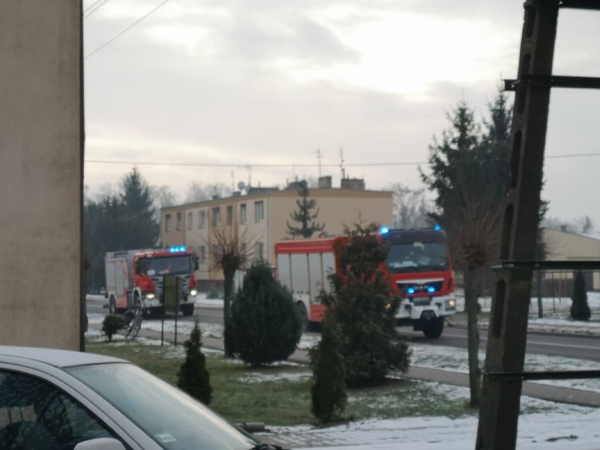 Gmina Kuślin: Wyciek gazu w bloku w Michorzewie. Ewakuowano mieszkańców. Doszło też do pożarów [FOTO]