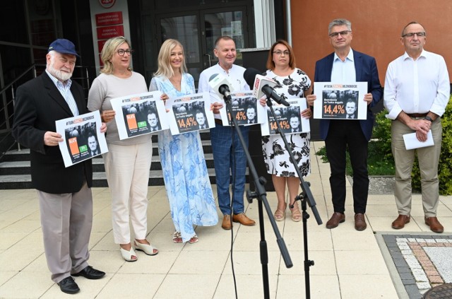 Obecni na konferencji prasowej politycy Zjednoczonej Prawicy porównywali sytuację na rynku pracy za rządów PO-PSL oraz PiS