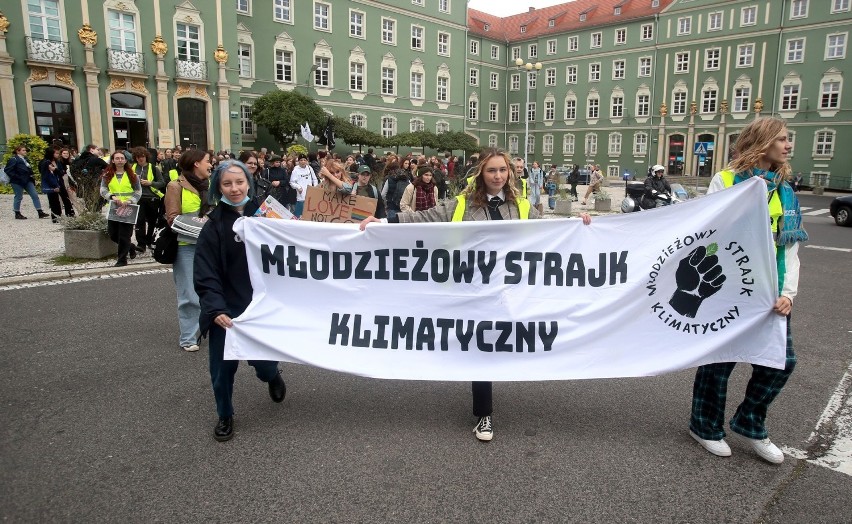 „Wspólne działanie lub wspólne wymieranie”. To hasło główne...