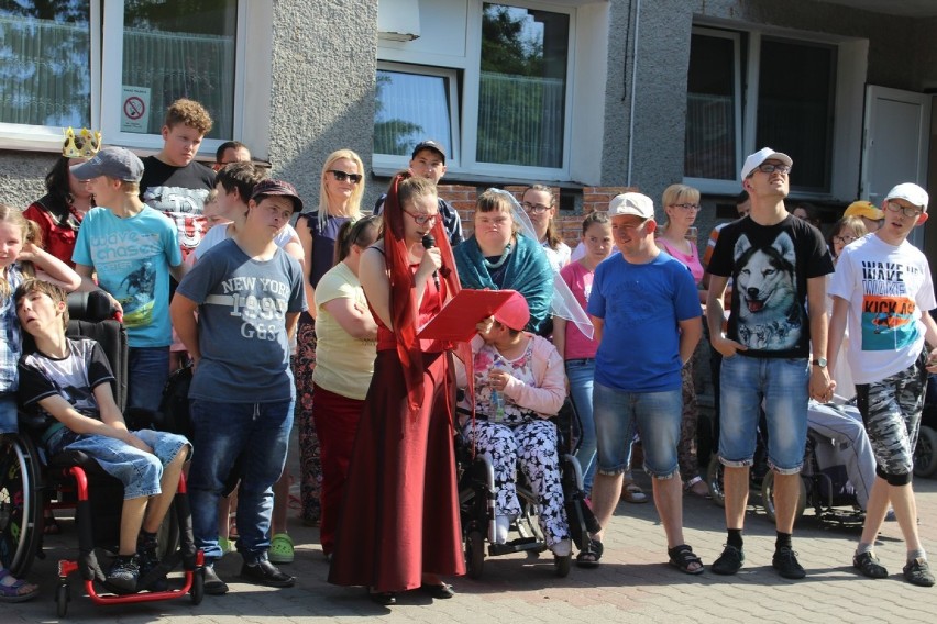 Specjalny Ośrodek Szkolno - Wychowawczy w Zbąszyniu. Piknik integracyjny na terenie ośrodka