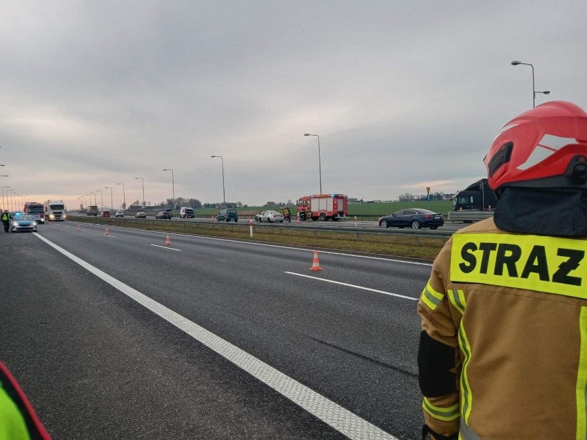 Dwa wypadki na autostradzie A1 koło Włocławka. Dwie osoby trafiły do szpitala