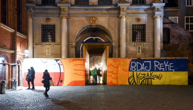 Gdańsk. "Podaj rękę Kozakowi". Powstał nowy mural w geście solidarności z Ukrainą.