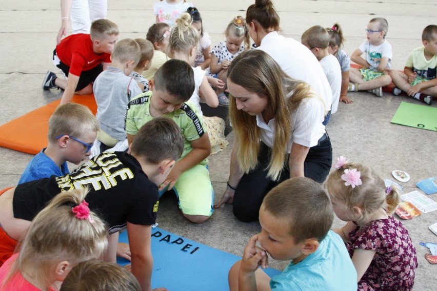 GÓRA. Przedszkolacy i uczniowie szkoły w Witoszycach obchodzi Dzień Środowiska na warsztatach z OSI Poland Foodworks [ZDJĘCIA]