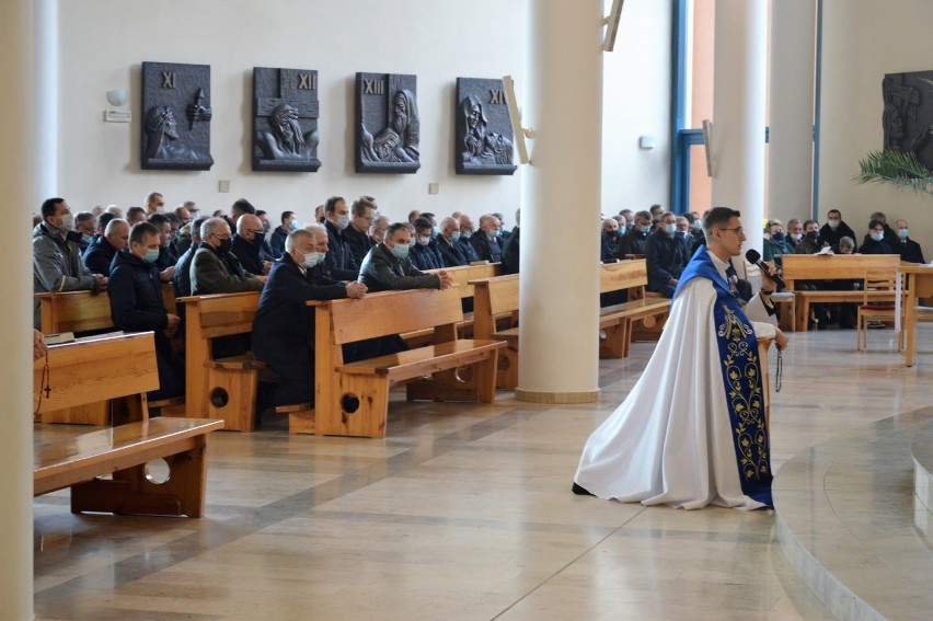 Szafarze w kościele seminaryjnym w Opolu. Zjechali tu z całej diecezji