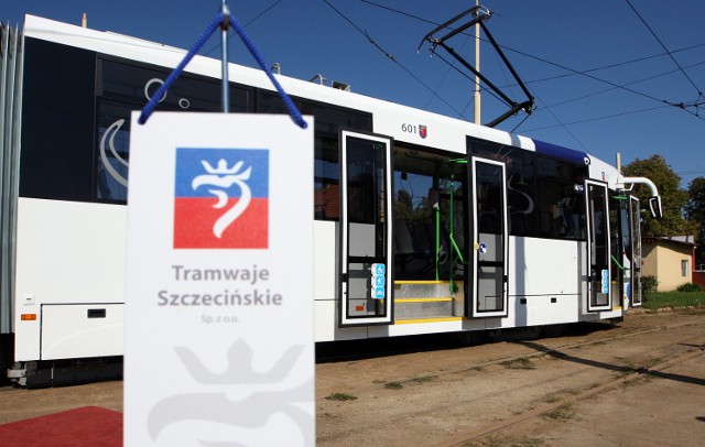 Dzisiaj zaprezentowano najnowszy szczeciński tramwaj - moderus ...