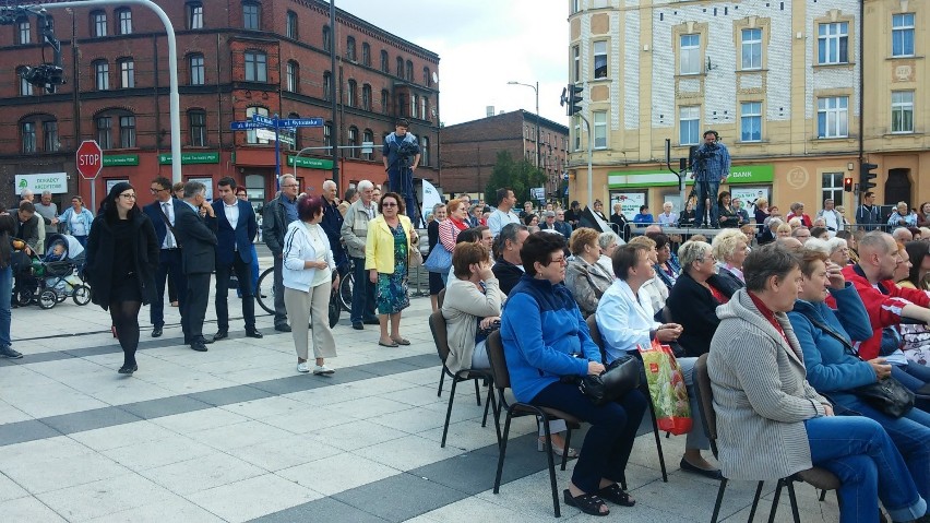 „Rozmowa dnia" i „Furgajoncy Ślonzok" - to m.in. tych nowych audycji można słuchać w Radiu Piekary