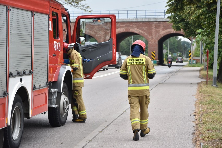 Malbork. Wypadek na ulicy Wałowej. Jedna osoba trafiła do szpitala po zderzeniu samochodów na DK 55