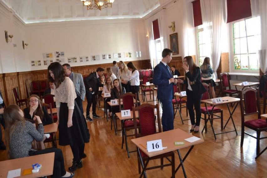 Gimnazjum Dwujęzyczne w Pleszewie pisze test  gimnazjalisty