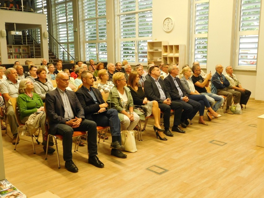 Prezydent Wałbrzycha Roman Szełemej spotkał się z mieszkańcami Podzamcza