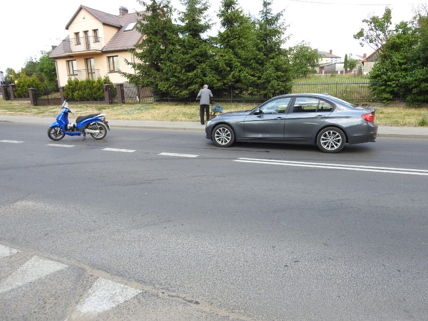 Sokółka. Rowerzysta zajechał drogę motocykliście. Obaj trafili do szpitala (zdjęcia)