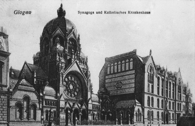 Synagoga stała przy ul. Kołłątaja. Była jedną z najpiękniejszych w Niemczech. W nocy 9 na 10 listopada 1938 roku została spalona