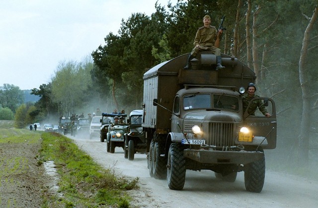 Zlot Miłośników Fortyfikacji w Boryszynie. Największa tego typu impreza plenerowa w zachodniej Polsce, skupia miłośników militariów, fortyfikacji, a także ukazuje walory turystyczne gminy Lubrza i Międzyrzeckiego Rejonu Umocnionego.