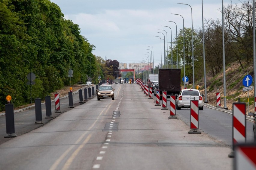 Dobiega końca budowa buspasa na ul. Gdańskiej. Na odcinku od...