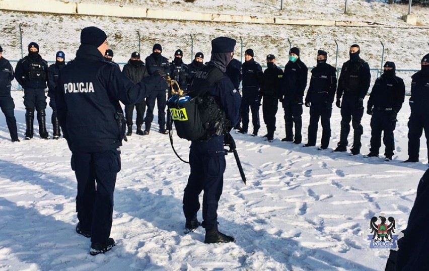 Wałbrzyscy i świdniccy policjanci uczą się, jak działać...