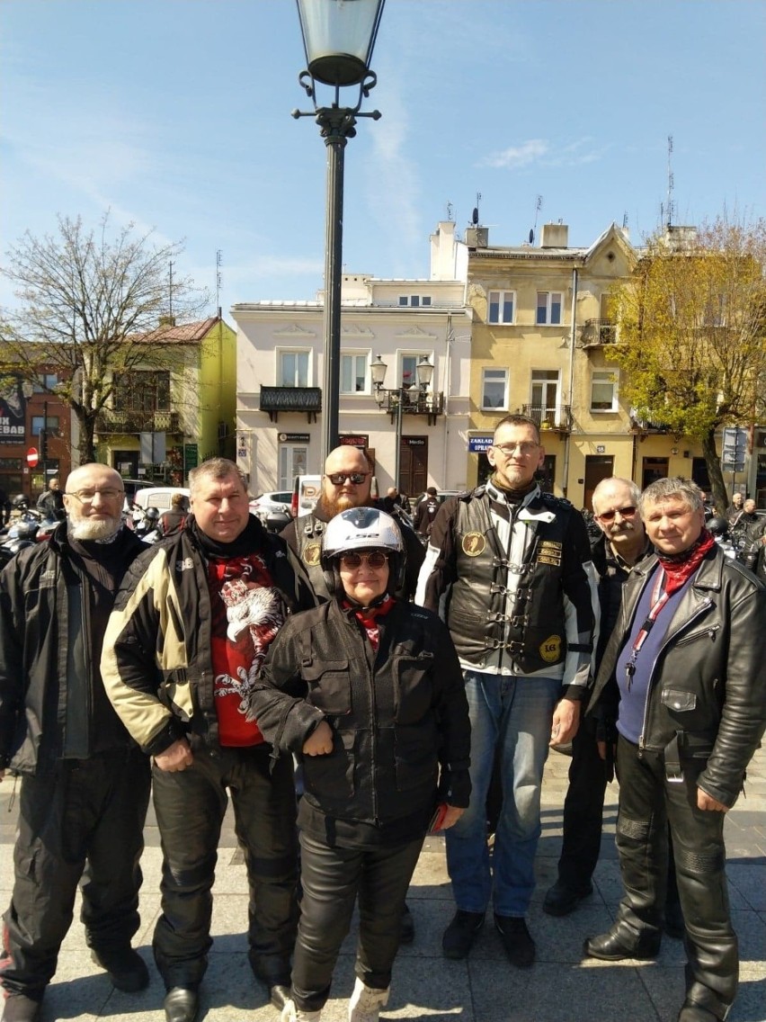 Organizatorzy akcji Motoserce z Klubu Motocyklistów Cobra...