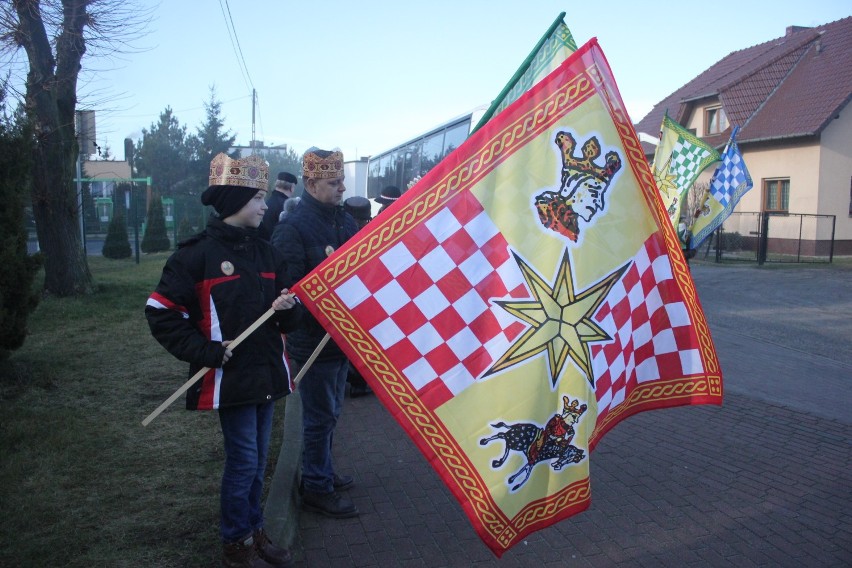 Orszak Trzech Króli w Rozdrażewie przyciągnęła tłumy ludzi [ZDJĘCIA]            