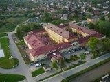 Fundacja LOTTO wspiera SPZOZ w Sanoku. Szpital otrzyma 276 tys. zł, sprzęt medyczny oraz samochód