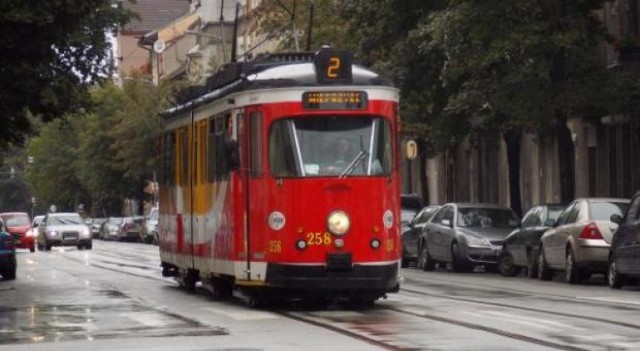 Mają być nowoczesne, niskopodłogowe, długie, klimatyzowane, pojemne i jeszcze z kamerami. Właśnie takie tramwaje jeszcze w tym roku za-mówi zakład komunikacji. Kiedy ruszą w miasto?