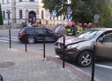 Nowy Sącz wypadek. Kolejny raz zderzyły się auta na skrzyżowaniu ul. Jagiellońskiej i Mickiewicza