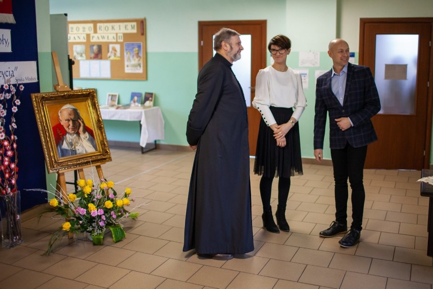 Biskup odwiedził szkołę podstawową w Lutyni    