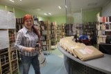 Kameralna i nastrojowa Noc Bibliotek w Skarżysku-Kamiennej. Na miłośników książek czekały też filmy i inne atrakcje [ZDJECIA]