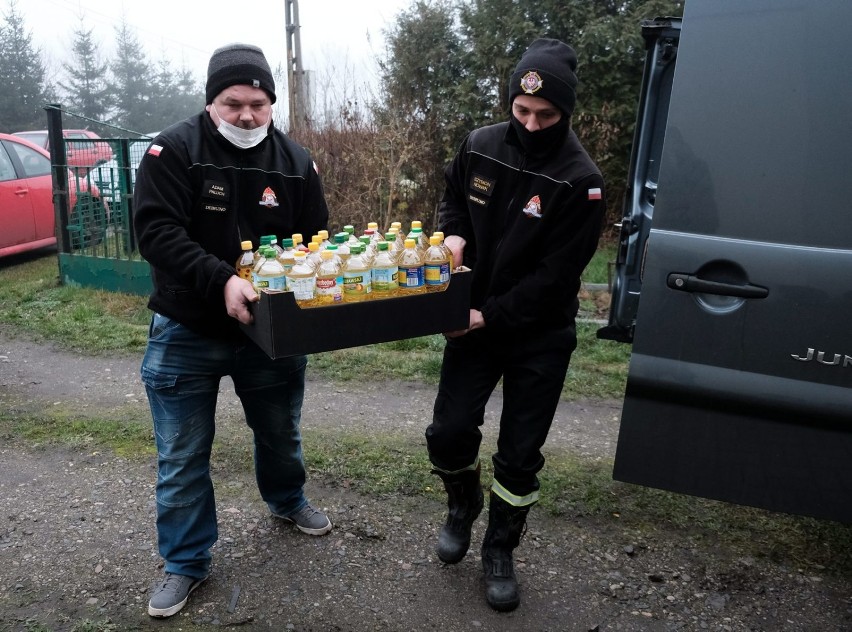 Dzięki akcji Marty Urbańskiej i Doroty Wachnik 240 rodzin z gmin Człuchów, Debrzno, Rzeczenica i Lipka otrzyma dziś paczki na święta