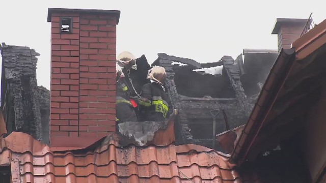 Pożar w Konstancinie-Jeziornej. Płonął wielorodzinny dom