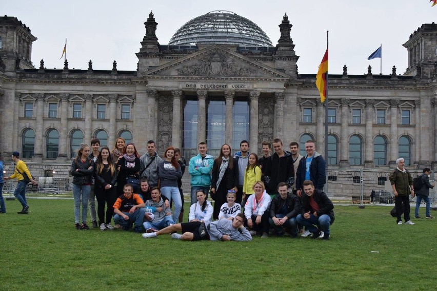 Wspólne zdjęcie pod Reichstagiem