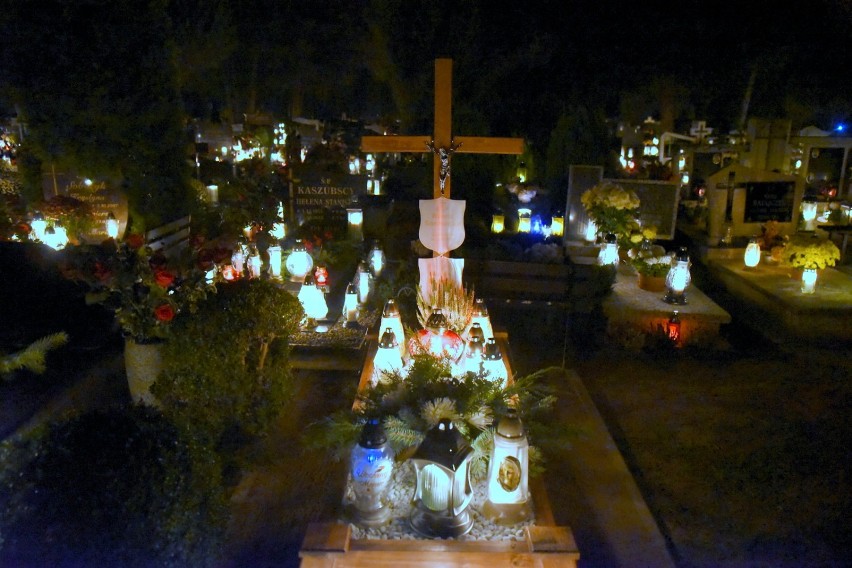 Międzyrzecki cmentarz wieczorową porą
