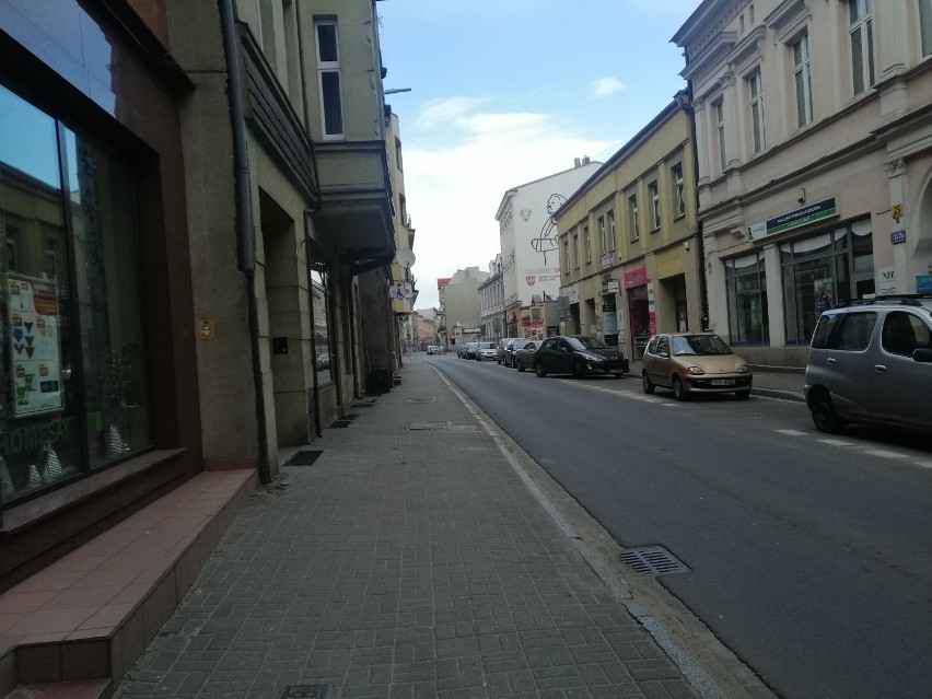 #zostańwdomu Ulice Ostrowa Wielkopolskiego opustoszały [ZDJĘCIA]