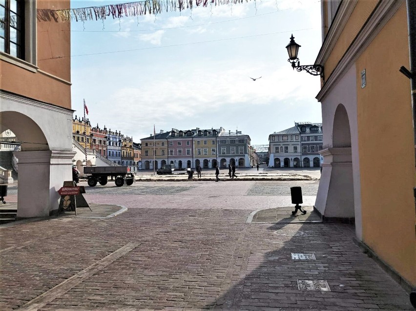 Pożegnanie z zamojskim lodowiskiem na Rynku Wielkim. Do następnej zimy