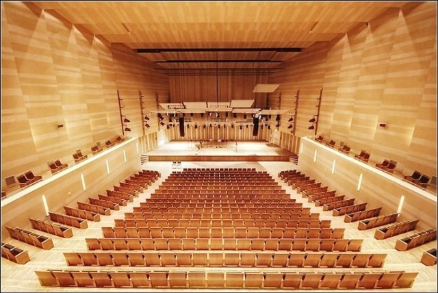 Filharmonia Gorzowska ma widownię na 598 miejsc - w części głównej, na balkonie i w loży VIP.
