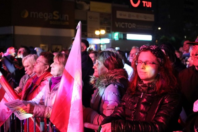 Była uroczysta musztra, koncert Orkiestry Jastrzębskiej Spółki Węglowej oraz pokaz laserowy. Po raz ósmy, odbył się również Jastrzębski Marsz Niepodległości