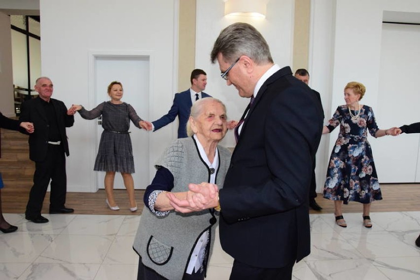 Migawki z 107. urodziny Heleny Zaranek z Kruszwicy.