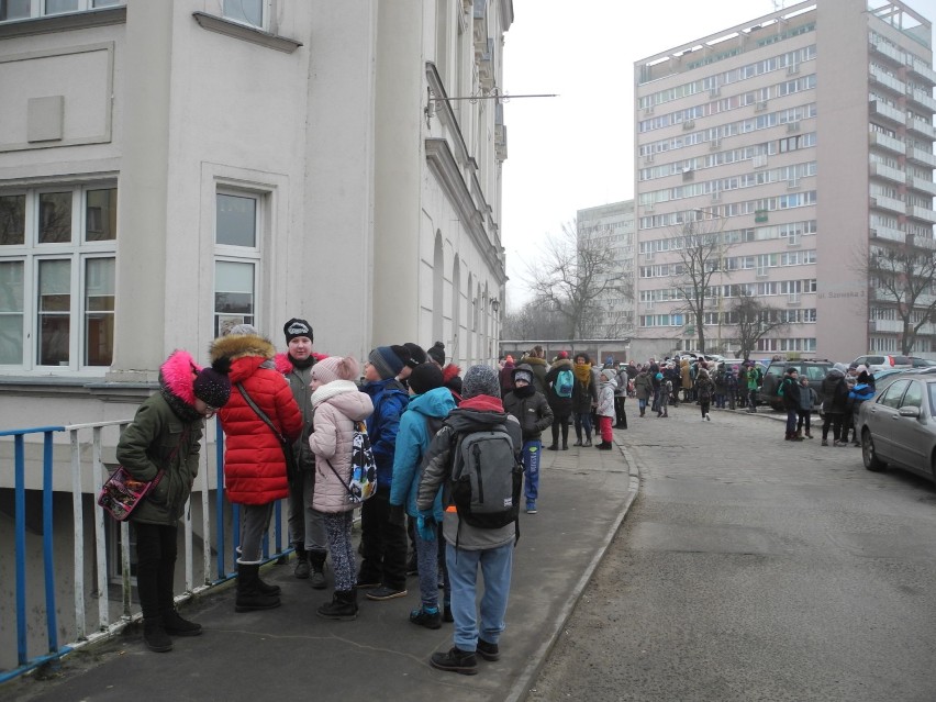 Uczniowie podążyli szlakiem lokalnych prekursorów turystyki i krajoznawstwa 