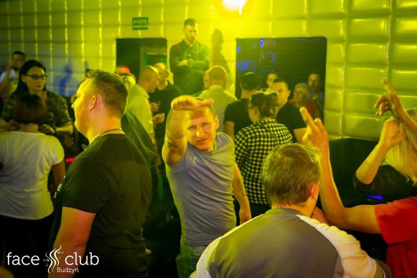 Face Club Budzyń: Zespół D'Bomb dał energetyczny koncert i porwał publiczność do tańca (ZDJĘCIA)