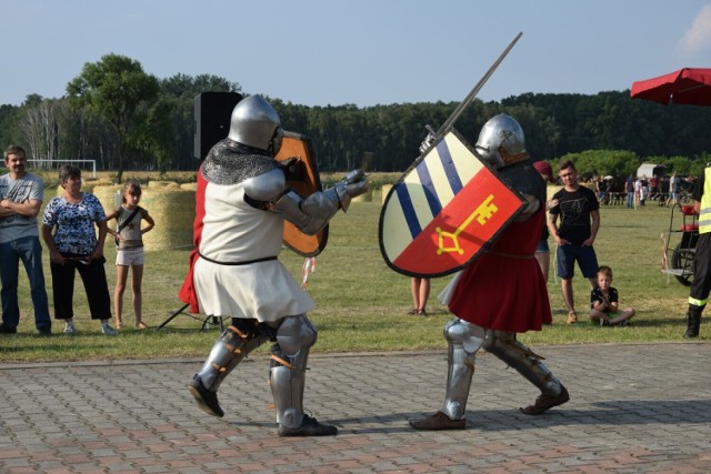 Wspominając dawne czasy grupa rekonstrukcyjna "Chorągiew Ziemi Międzyrzeckiej' przybliża kulturę i etos rycerski. Dzisiaj to rekonstrukcja historii na żywo