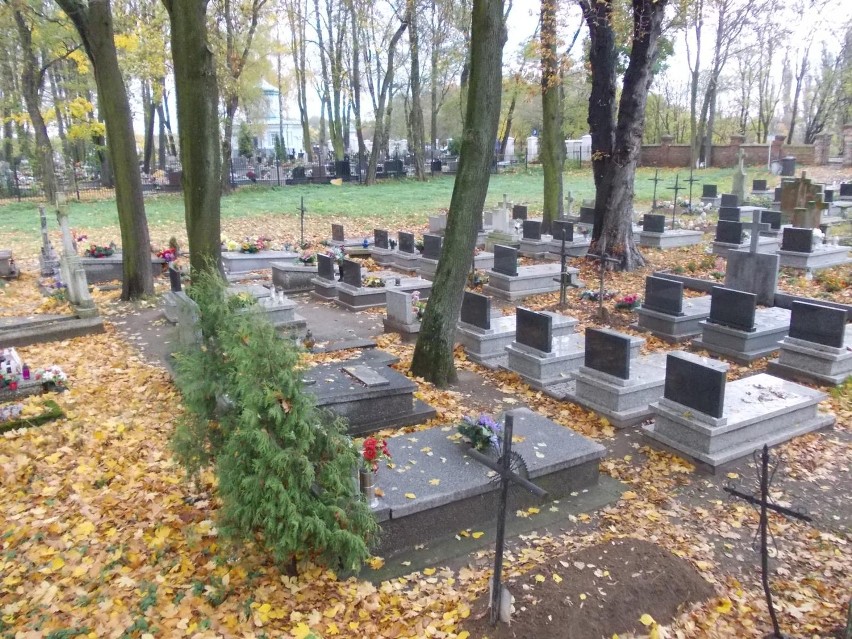 1 listopada płocczanie tłumnie wybrali się na cmentarze