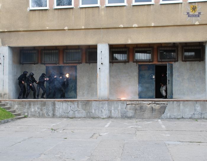 KMP Słupsk: Antyterrorystyczne ćwiczenia słupskich policjantów [ZDJĘCIA]