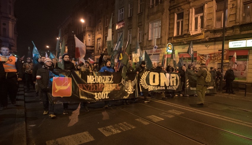 Narodowcy w Łodzi podczas marszu Idzie Antykomuna