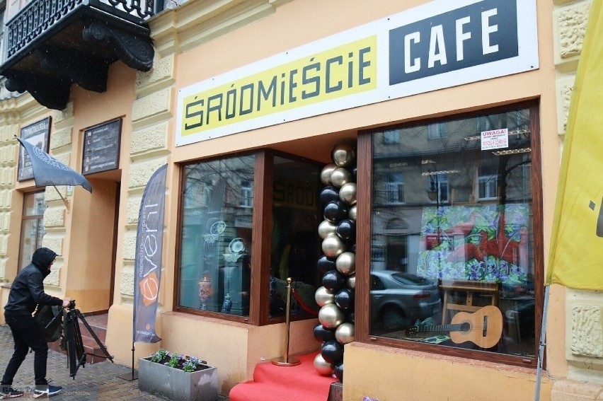Kawiarnia Obywatelska Śródmieście Cafe działa przy ul. 3...
