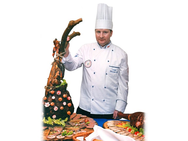 Maciej Ziemniewicz prowadzi w konkursie Smak na medal w kategorii Najlepszy kucharz