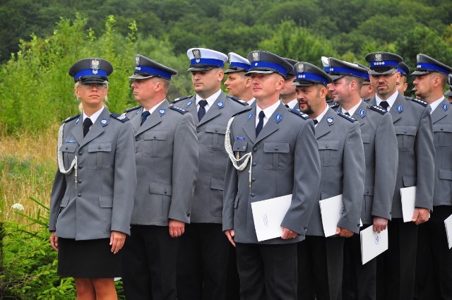 Awanse dla policjantów - obchody Święta Policji w kartuskiej komendzie