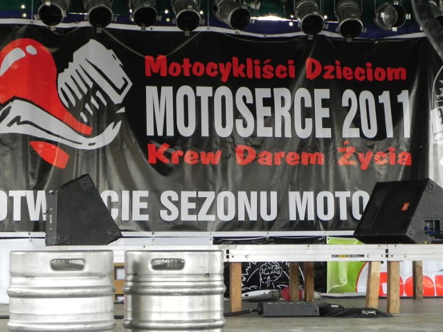 Scena na terenie parkingu przy Tesco i Rawszczyźnie była przygotowana już od rana. Fot. Krzysztof Krzak