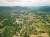 Co oferuje turystom najdłuższa wieś w kraju? Poznaj atrakcje polskiej rekordzistki