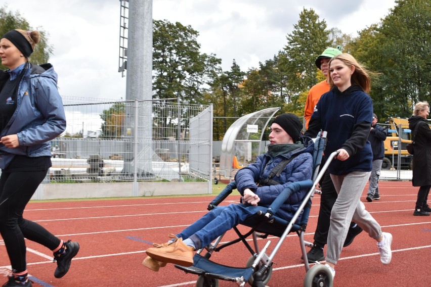 Olkusz. Biegali na rzecz osób z dysfunkcjami. Charytatywny Event Sportowy w ośrodku na Czarnej Górze. Zobacz ZDJĘCIA