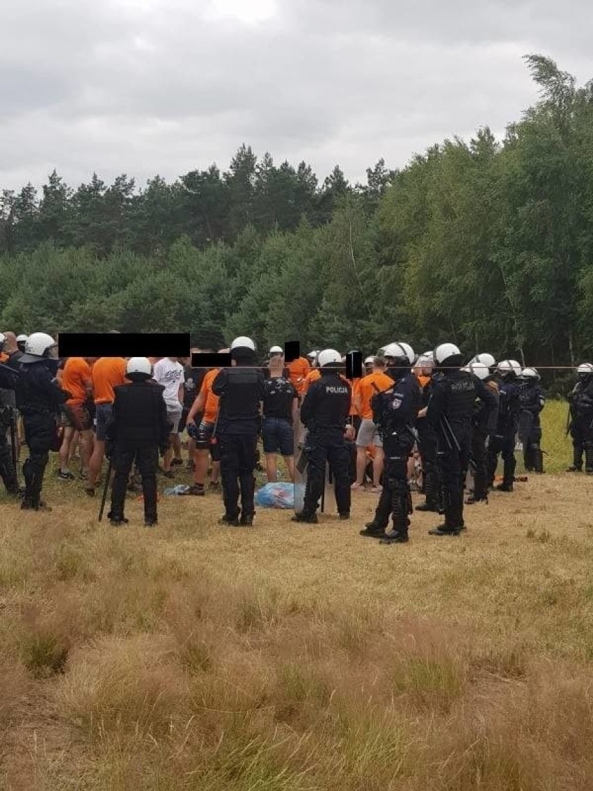 Policjanci z Wydziału do walki z przestępczością...