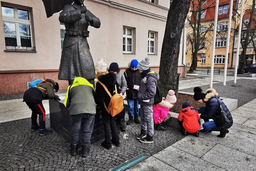 "Tajemnice Szlaku Powstańczego" - gra miejska dla dzieci zorganizowana w gminie Wolsztyn
